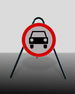 Pastatomas Trikojis Kelio Ženklas - "Motorinių Transporto Priemonių Eismas Draudžiamas"