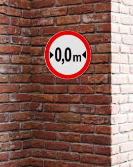 Ženklas - 317 - ribotas plotis. Draudžiama važiuoti transporto priemonėmis, kurios (su kroviniu ar be jo) platesnės, negu nurodyta kelio ženkle